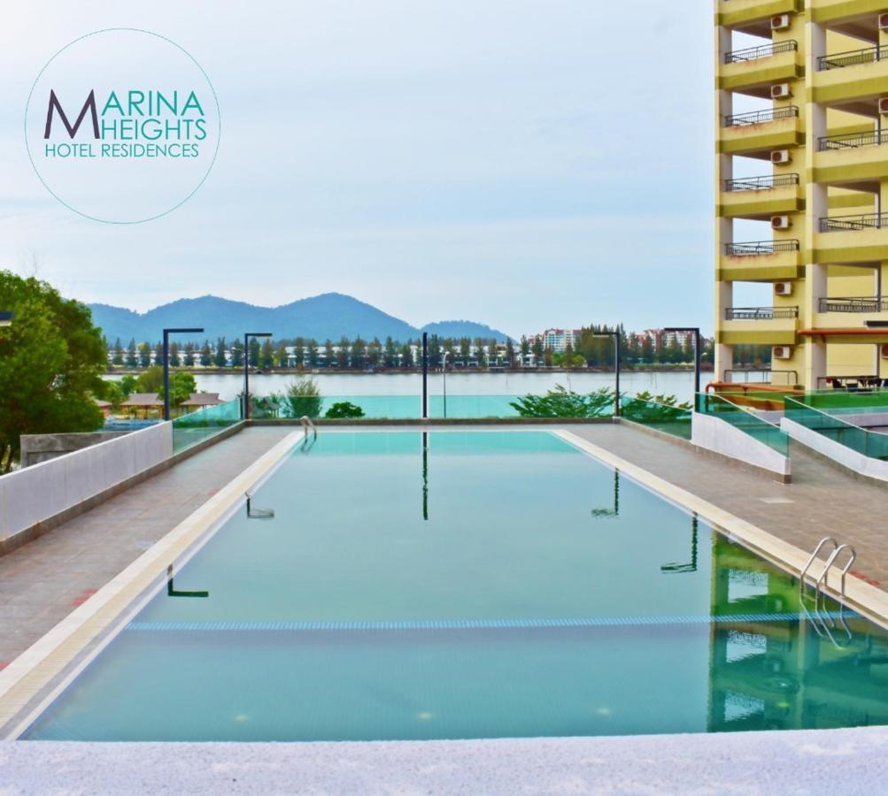 Marina Heights Hotel & Residences Lumut Buitenkant foto