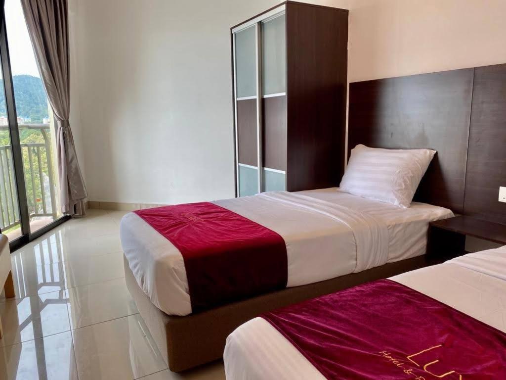 Marina Heights Hotel & Residences Lumut Buitenkant foto