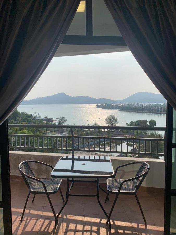 Marina Heights Hotel & Residences Lumut Buitenkant foto
